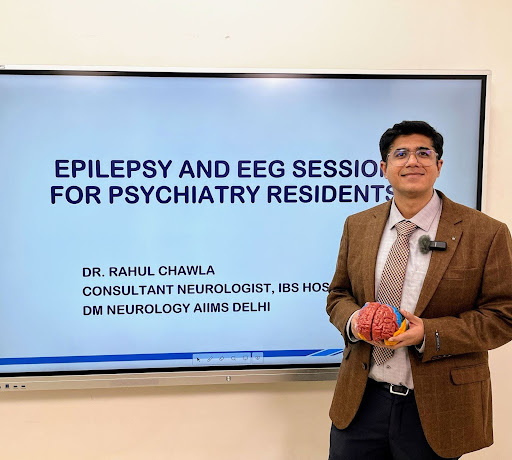 Dr Rahul Chawla teaching Neurology