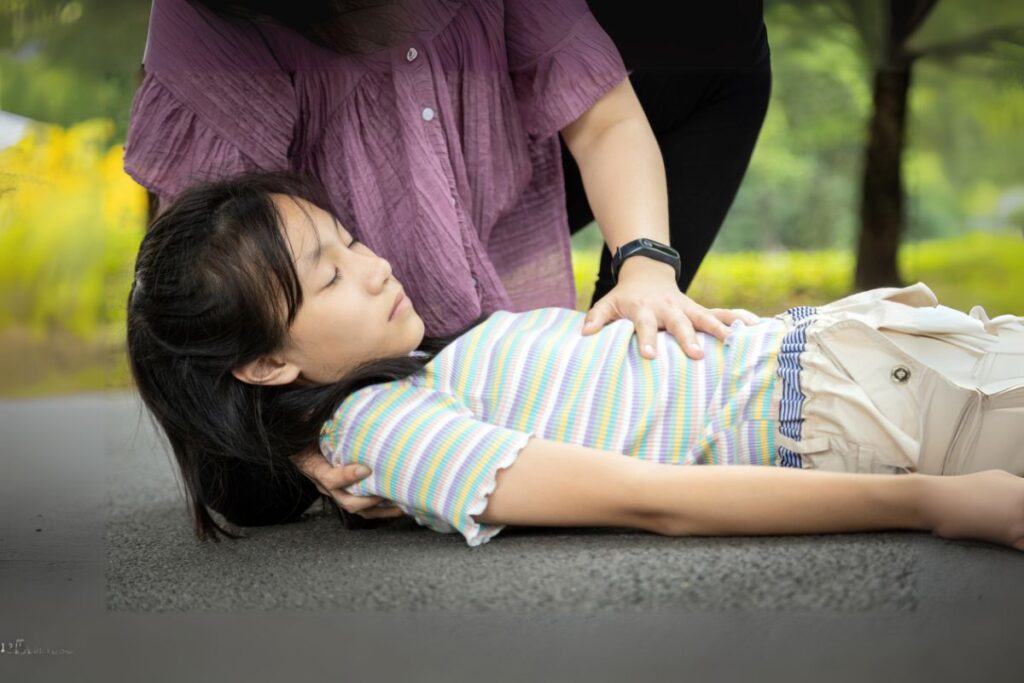 क्या आपको अचानक दौरे (Seizures) आ रहे हैं? जानें Epilepsy के लक्षण और इलाज के बारे में