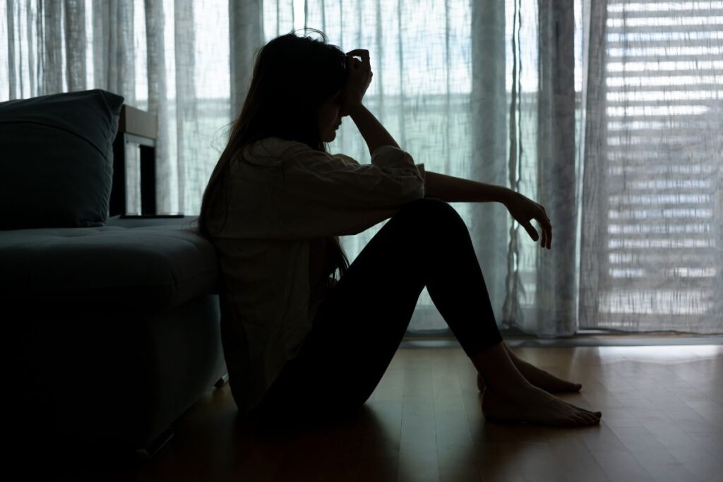 क्या आपको भी महसूस होता है कि आप अकेले हैं? डिप्रेशन (Depression) से जूझने वाले हर व्यक्ति को जानें, मदद कब और कैसे मिल सकती है?