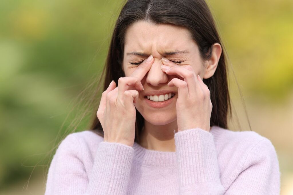 Dry, itchy eyes? Know what’s going on and how you can deal with it!