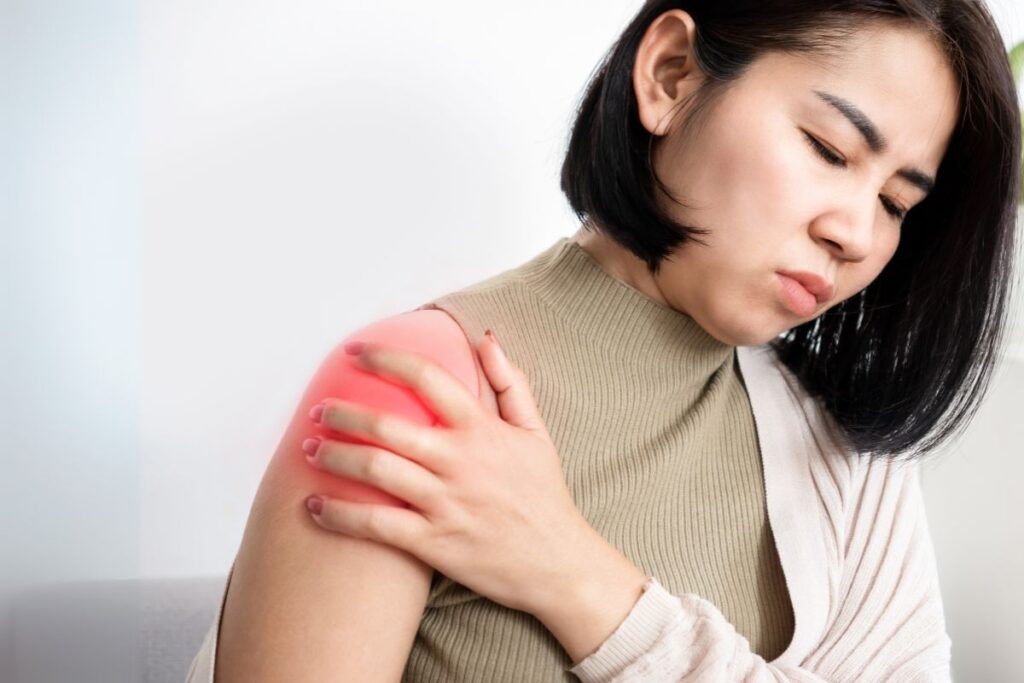Don’t Ignore That Shoulder Pain! Causes and Treatments for Rotator Cuff Injuries!