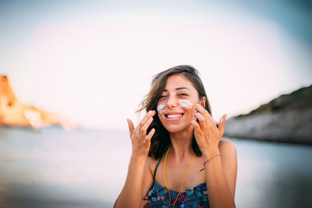 क्या होता है SPF और क्यों है ज़रूरी सनस्क्रीन? जानें कौन सी Sunscreen आपकी त्वचा के लिए सबसे बेहतर है!